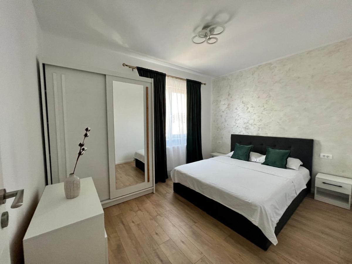 Central Riverfront Apartment Bucharest