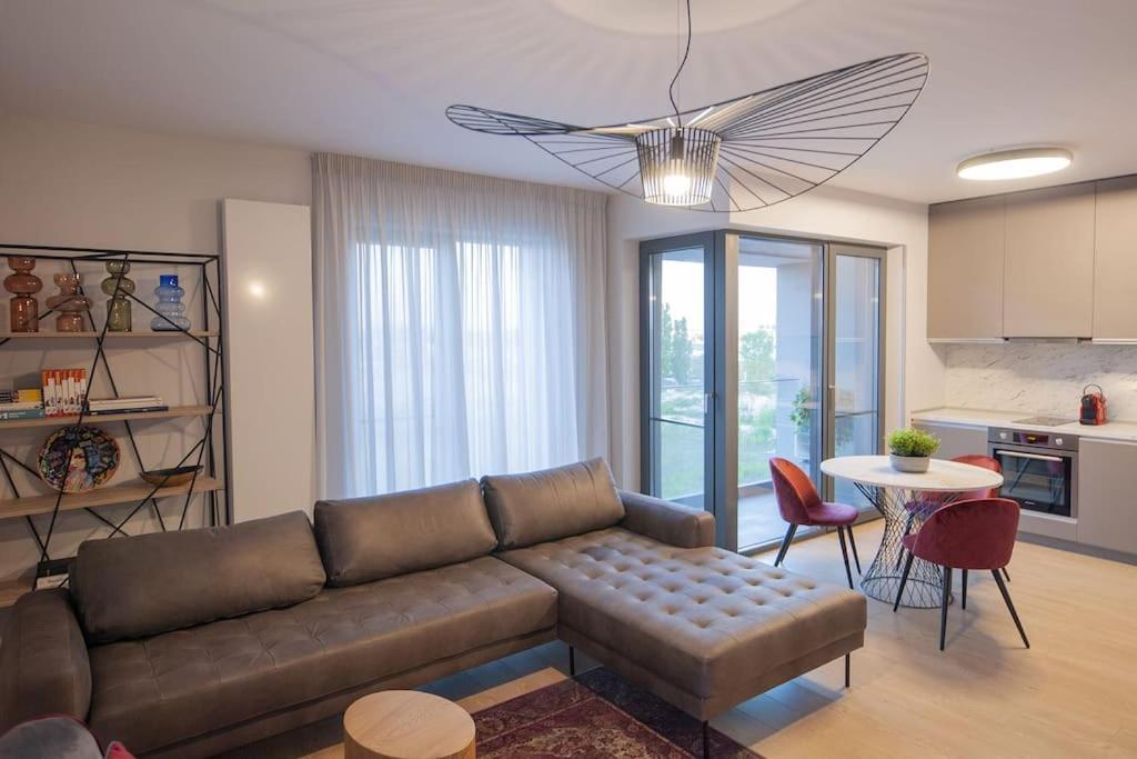Apartament Shades Of Grey 124 - Cloud9 - Pipera - Floreasca - Barbu Vacarescu Area *