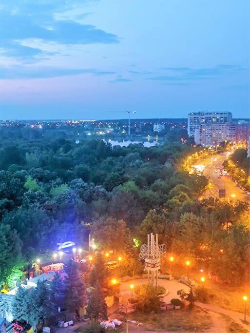 Apartment And Park View Bucharest
