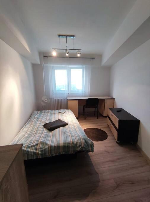 And Park View Apartment *