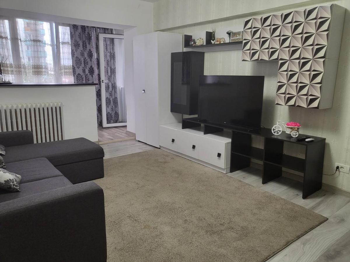 Apartment Cu 3 Chiar In Inima Capitalei *