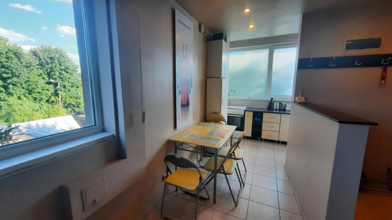 Spacious, Modern In New - Sleeps 6 *