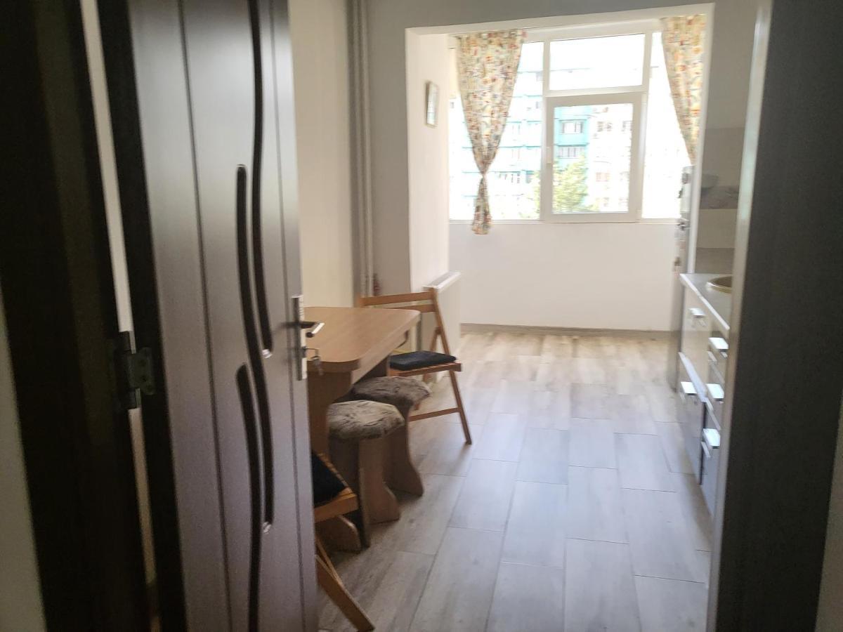 Apartment Cu 3 Chiar In Inima Capitalei *
