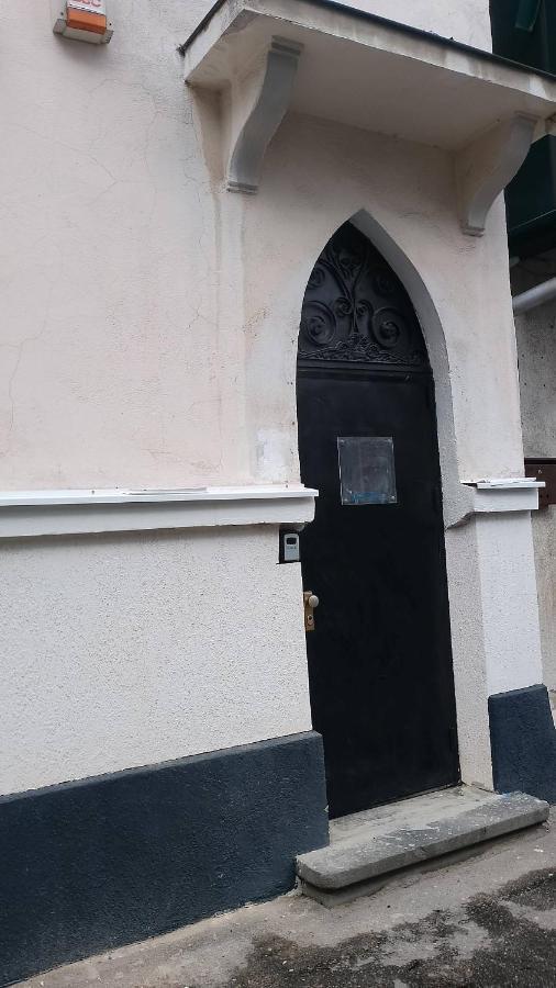 Center Walk Homestay Bucharest