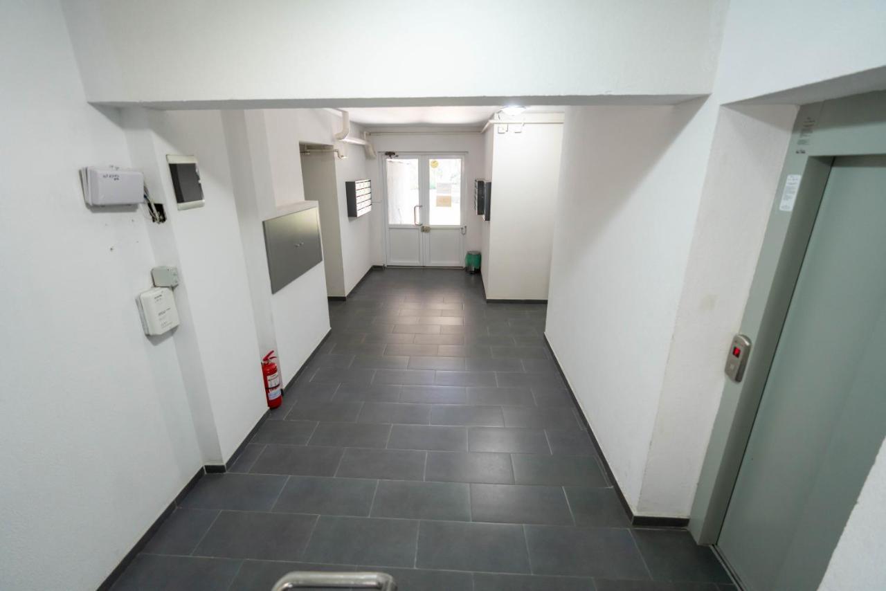 Titan Apartment *