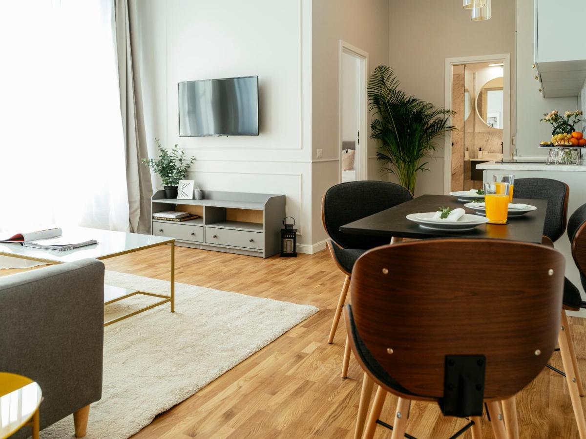 Bright 2br Flat - Palace Hall - Charming Balcony *