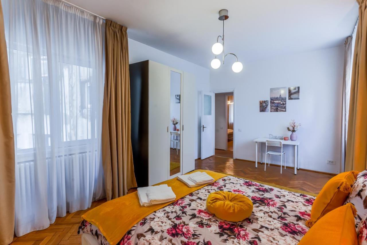 Ultracentral Golden Gatehouse 3 Bdrm Bucareste