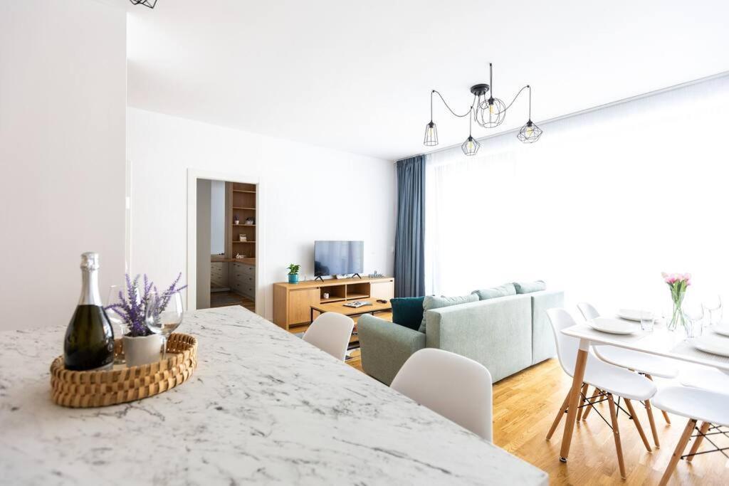 Apartament Forest Exclusive Apartment-1br