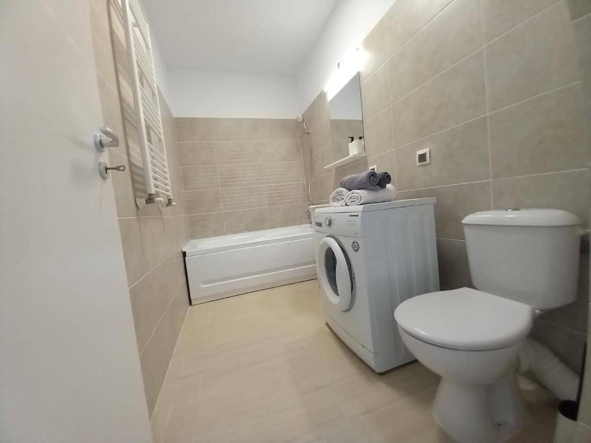 Preciziei 1br Luxury With Fast Wifi, Self Check In And Parking * Bucureşti