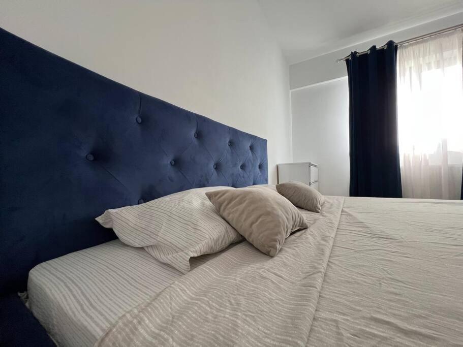 Apartment West