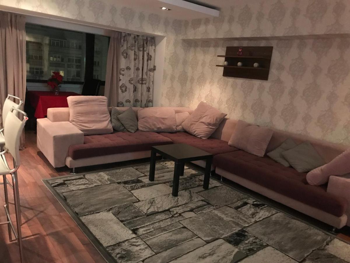 Luxury Apartment *