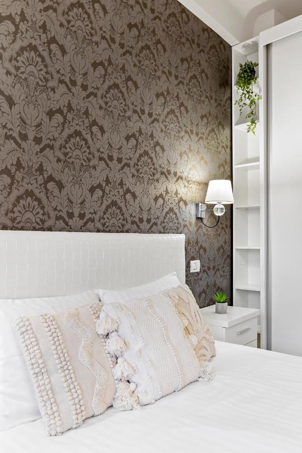 City Heart Retreat Elegant Apartment Bucharest