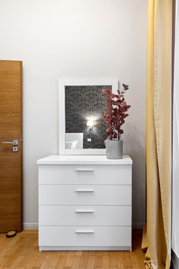City Heart Retreat Elegant Apartment