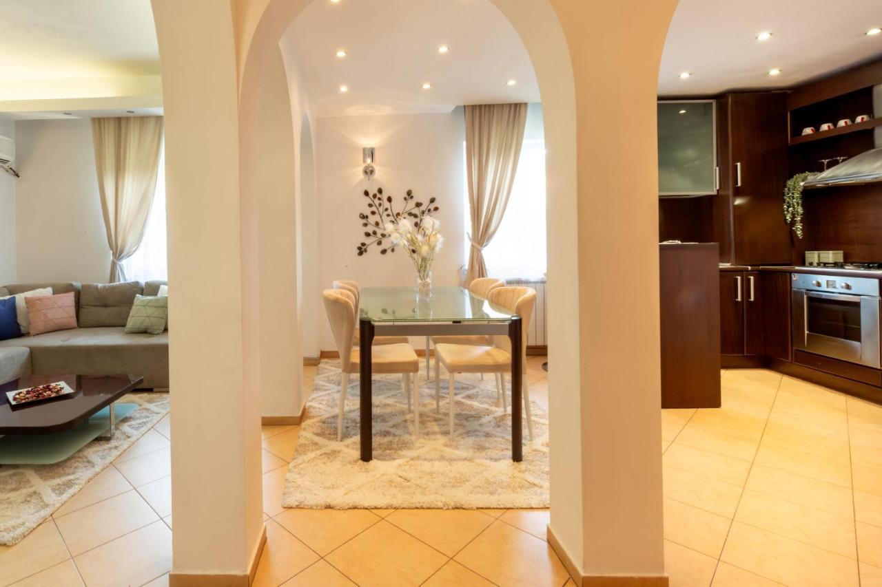 Apartment 1br With Jacuzzi Near Herastrau: Ideal Getaway Bucharest