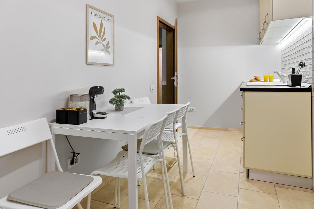 City Heart Retreat Elegant Apartment Bucharest