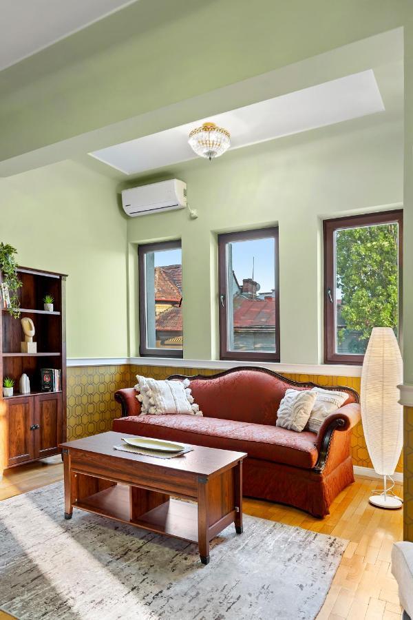 City Heart Retreat Elegant Apartment