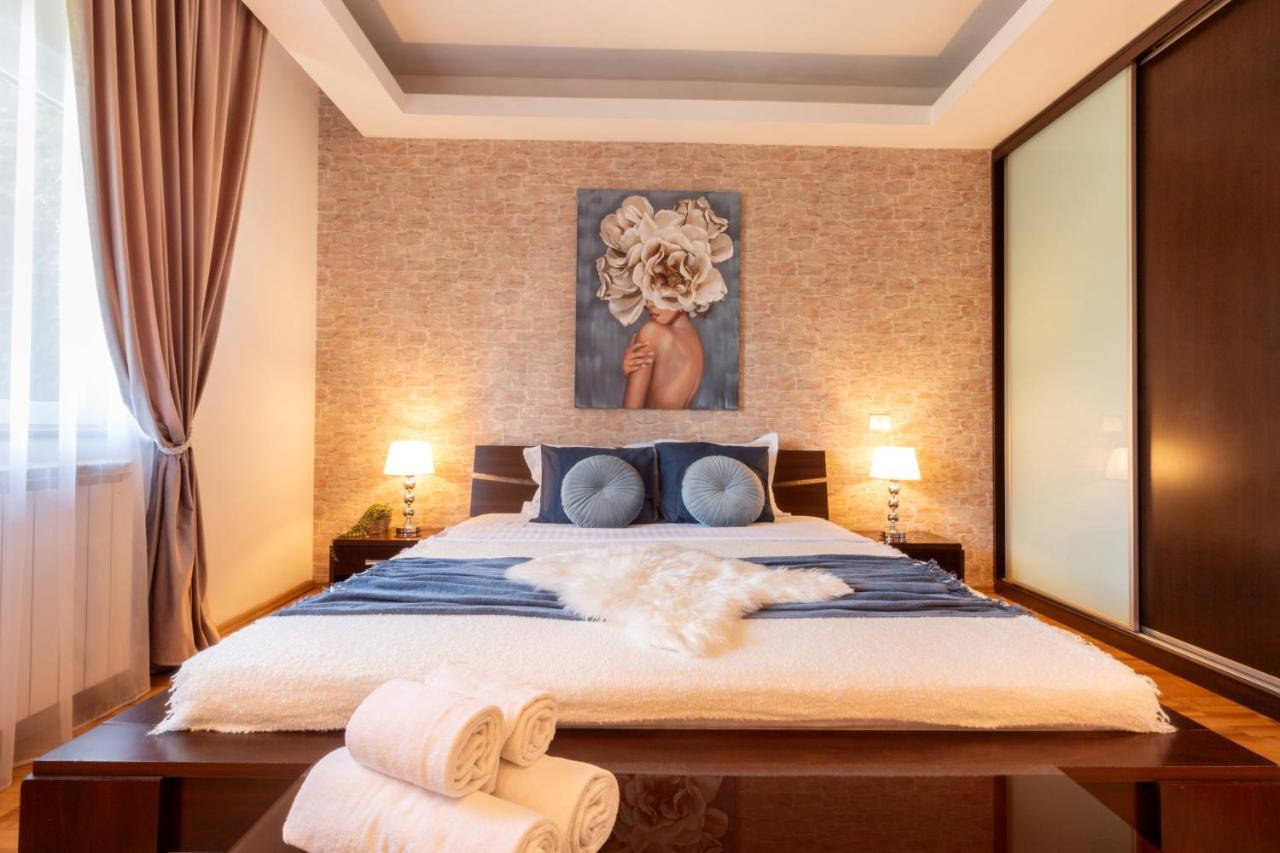 Apartment 1br With Jacuzzi Near Herastrau: Ideal Getaway Bucharest