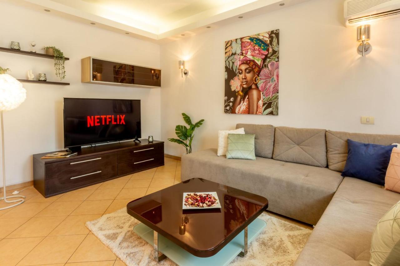 Apartment 1br With Jacuzzi Near Herastrau: Ideal Getaway *