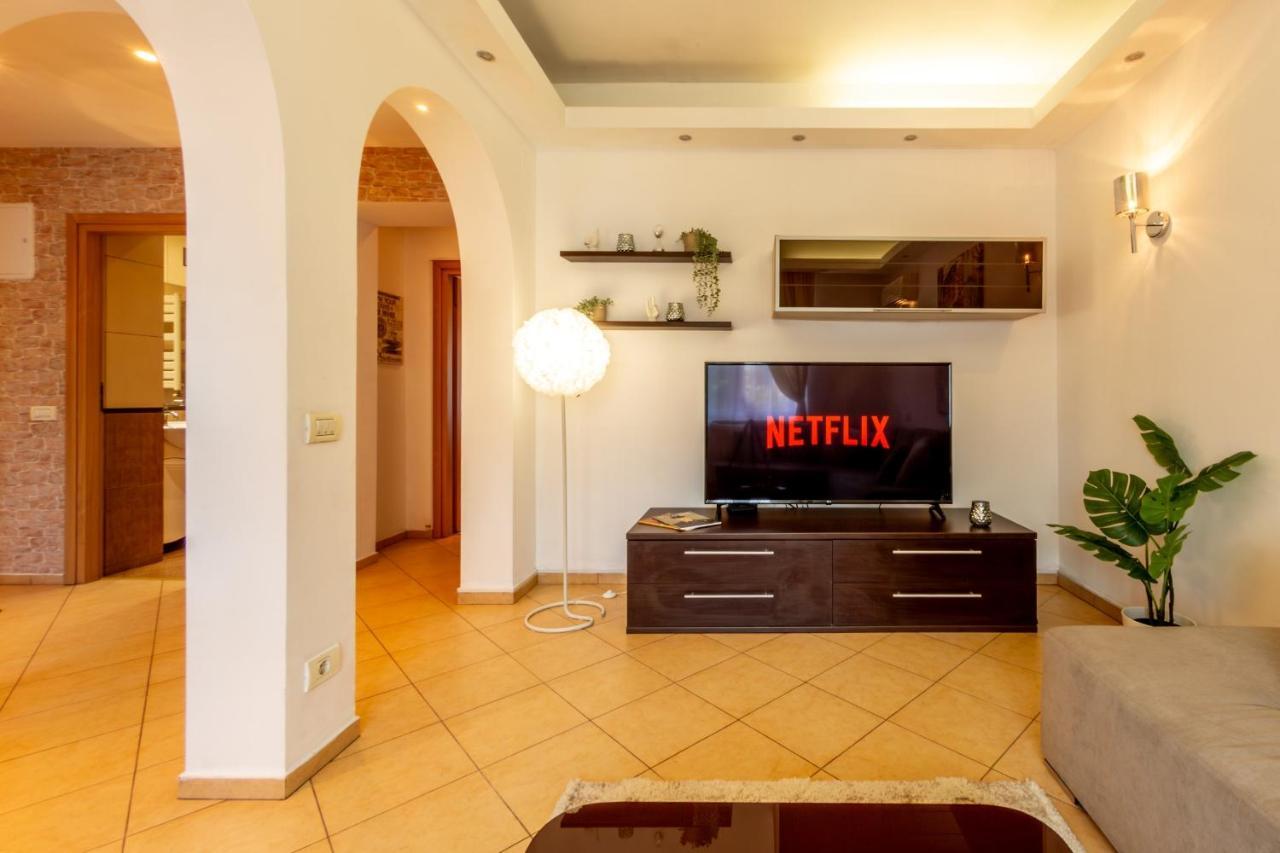 1br With Jacuzzi Near Herastrau: Ideal Getaway Bucharest