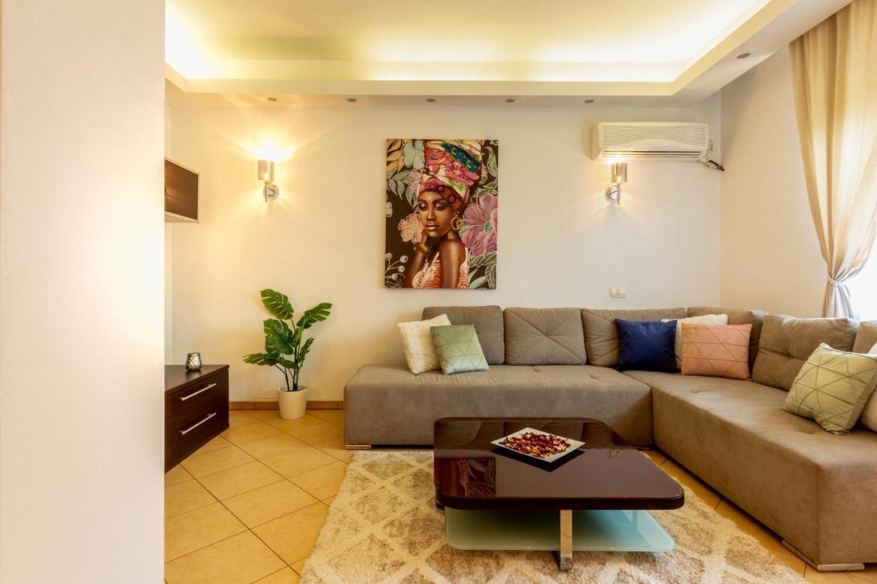 Apartment 1br With Jacuzzi Near Herastrau: Ideal Getaway