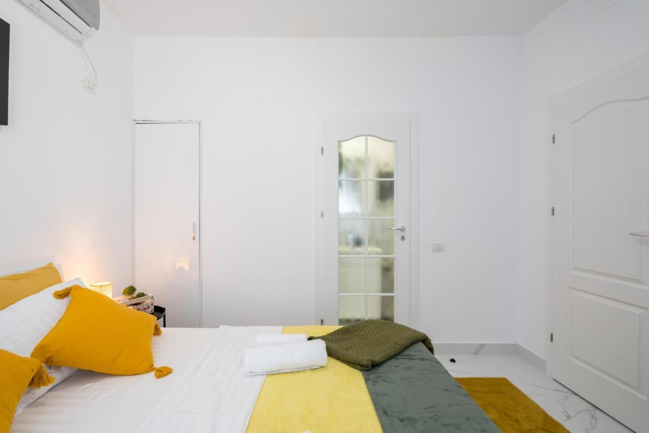 Light-monza-unirii Apartment