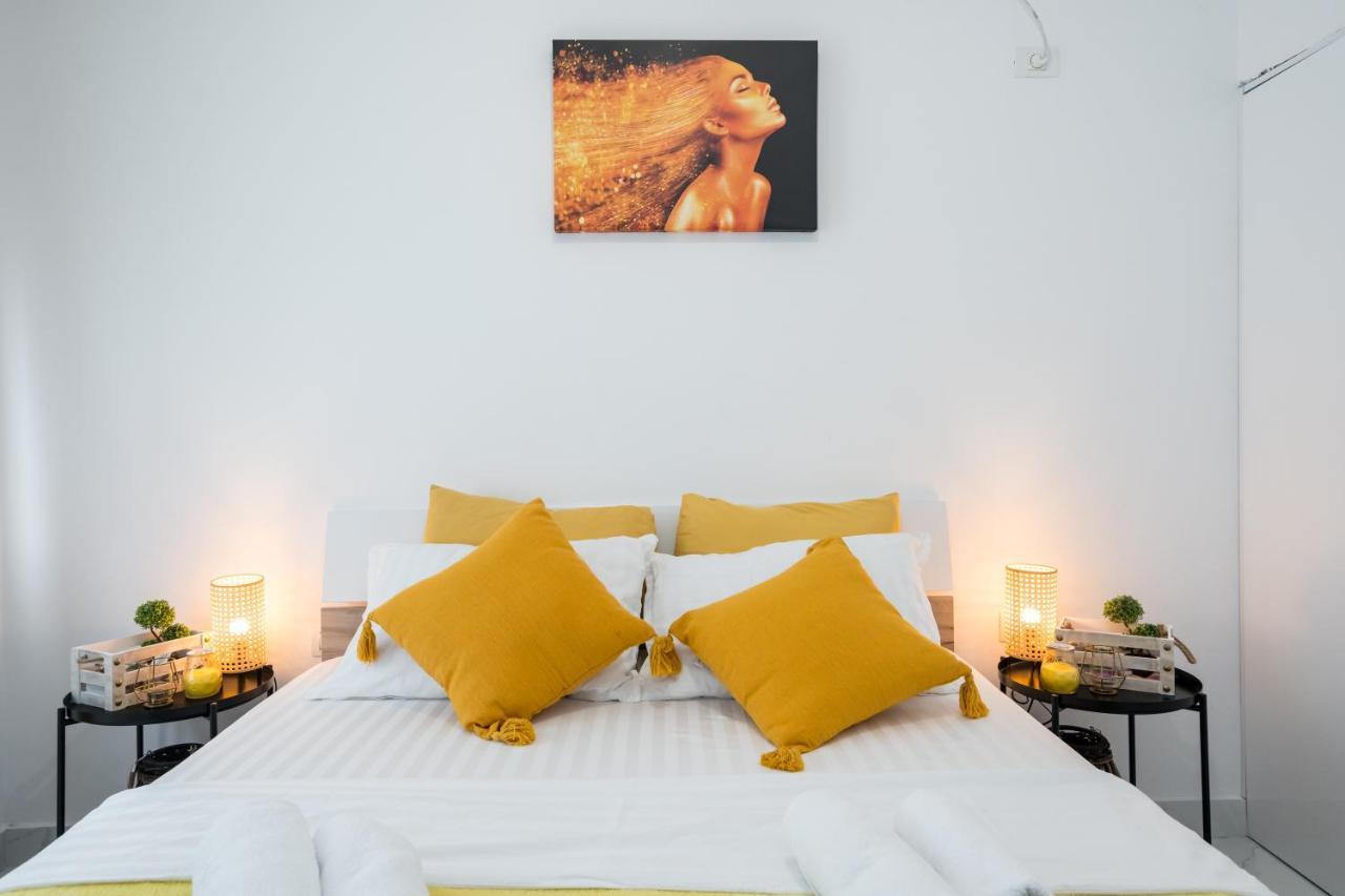 Light-monza-unirii Apartment *