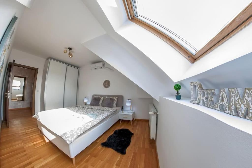 Apartament C *