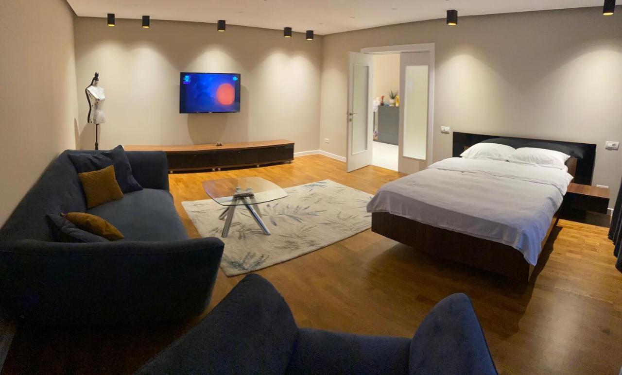 Pensiune Valivillas & Bucureşti