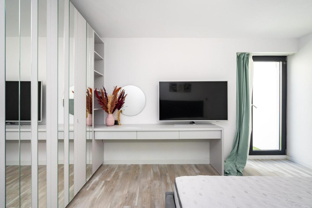 Central Diamond Apartment