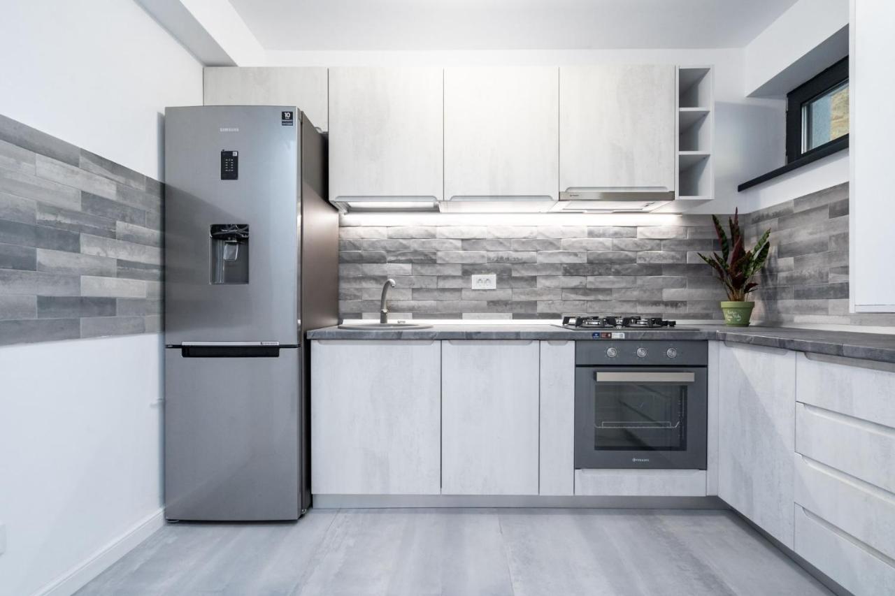 Central Diamond Apartment