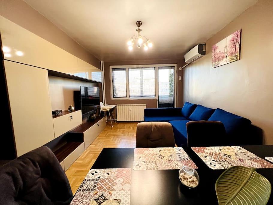 Central Royal Luxury Flat With 2 Bdr & 2 Balconies * Bucharest