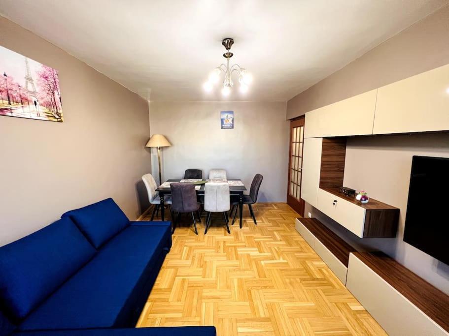 Apartment Central Royal Luxury Flat With 2 Bdr & 2 Balconies Bucharest