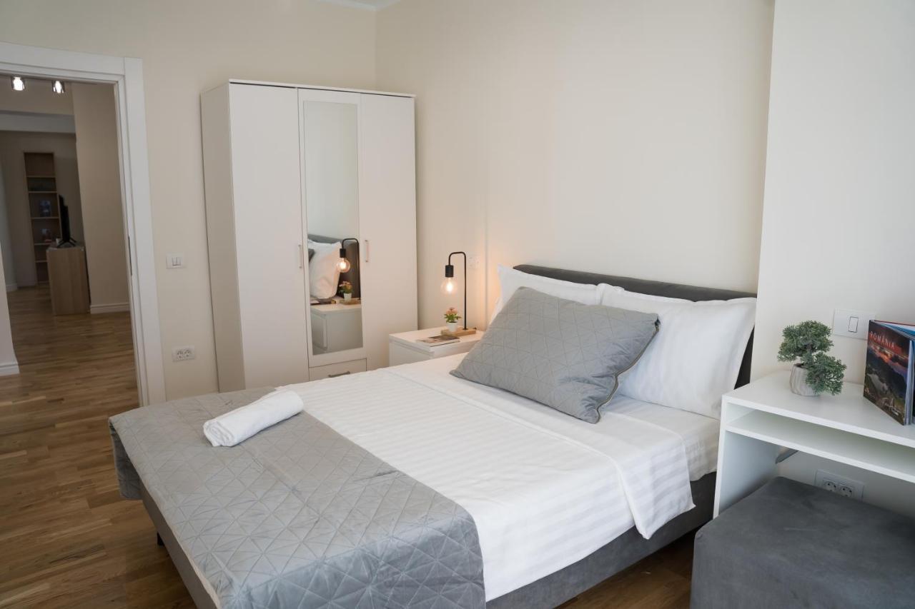 Azaleea Apartment