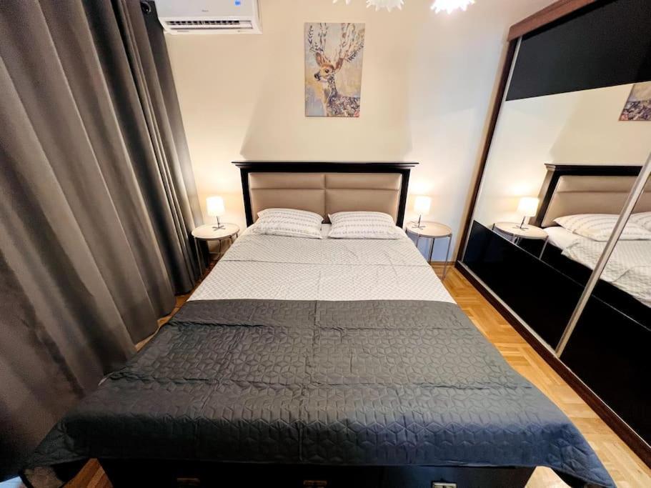 Apartment Central Royal Luxury Flat With 2 Bdr & 2 Balconies *