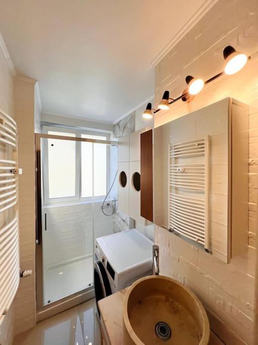 Central Royal Luxury Flat With 2 Bdr & 2 Balconies Apartment
