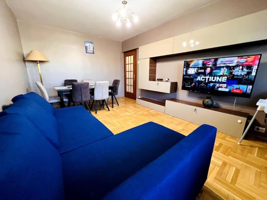 Central Royal Luxury Flat With 2 Bdr & 2 Balconies Apartment