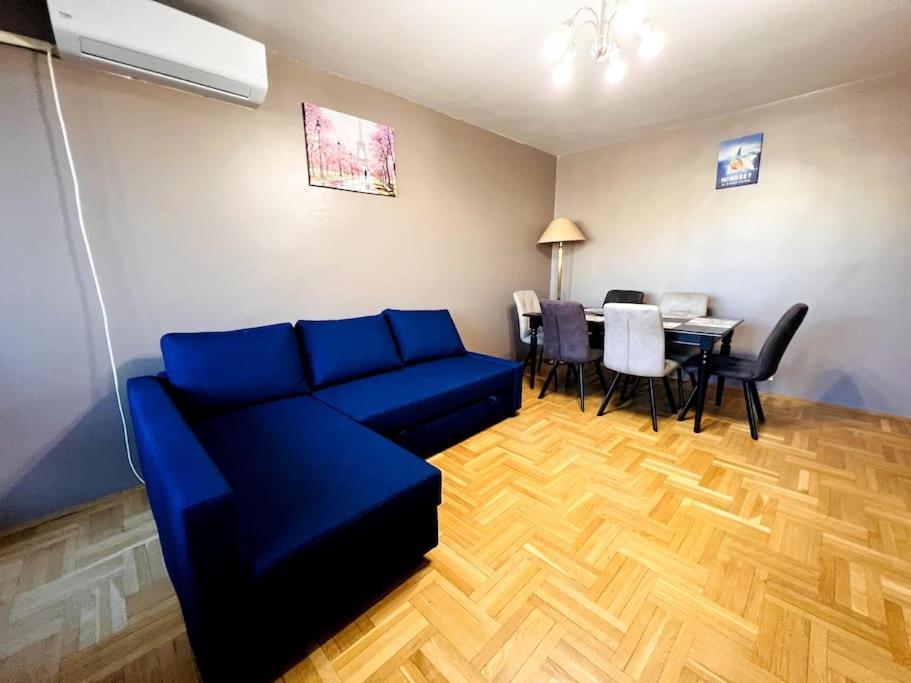 Apartment Central Royal Luxury Flat With 2 Bdr & 2 Balconies