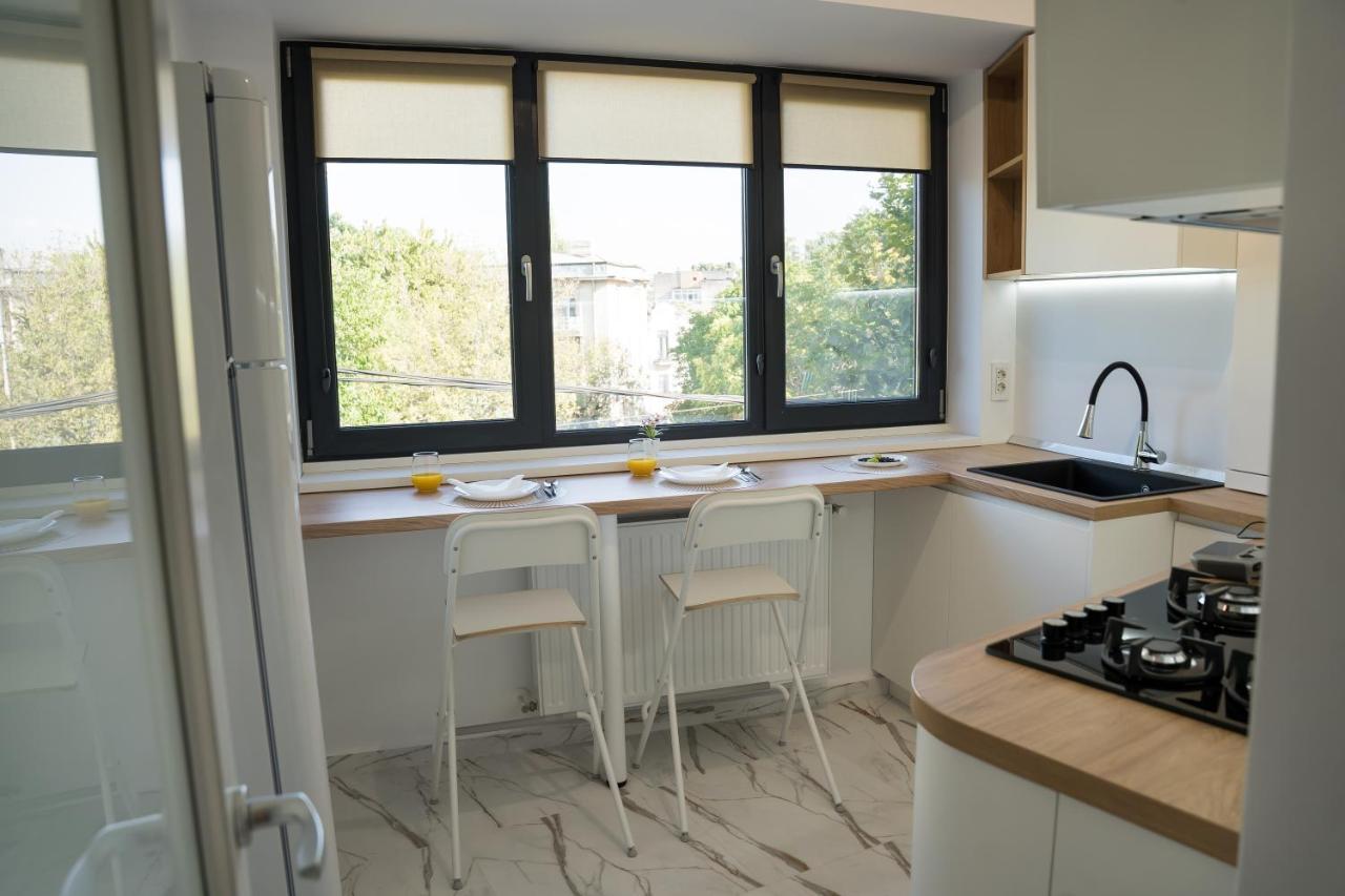 Azaleea Apartment