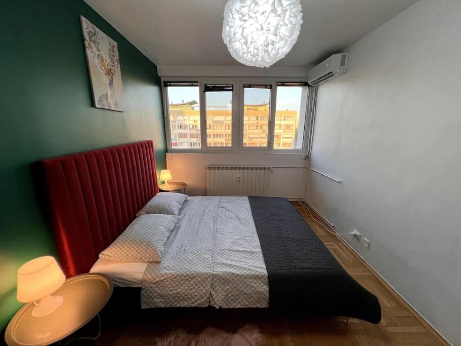 Apartment Central Royal Luxury Flat With 2 Bdr & 2 Balconies