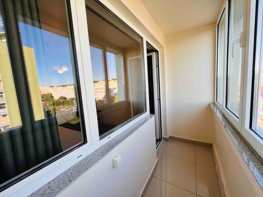 Apartment Central Royal Luxury Flat With 2 Bdr & 2 Balconies