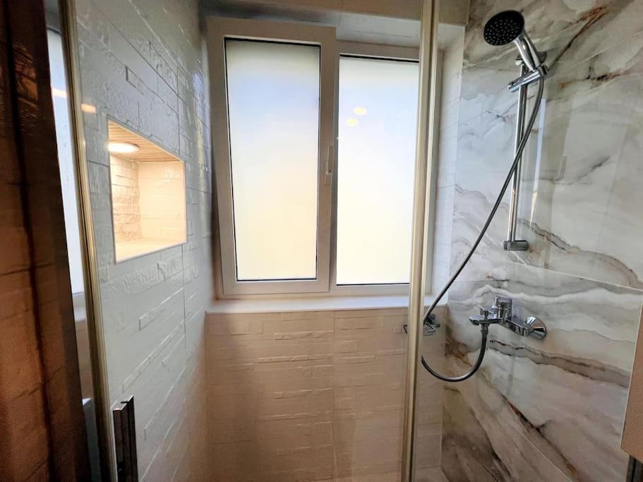 Central Royal Luxury Flat With 2 Bdr & 2 Balconies Apartment Bucharest