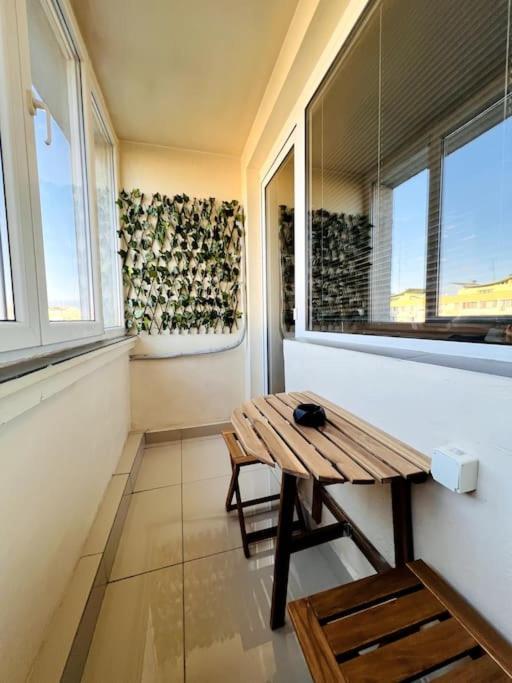 Central Royal Luxury Flat With 2 Bdr & 2 Balconies