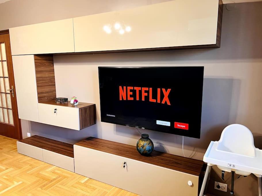 Apartment Central Royal Luxury Flat With 2 Bdr & 2 Balconies Bucharest
