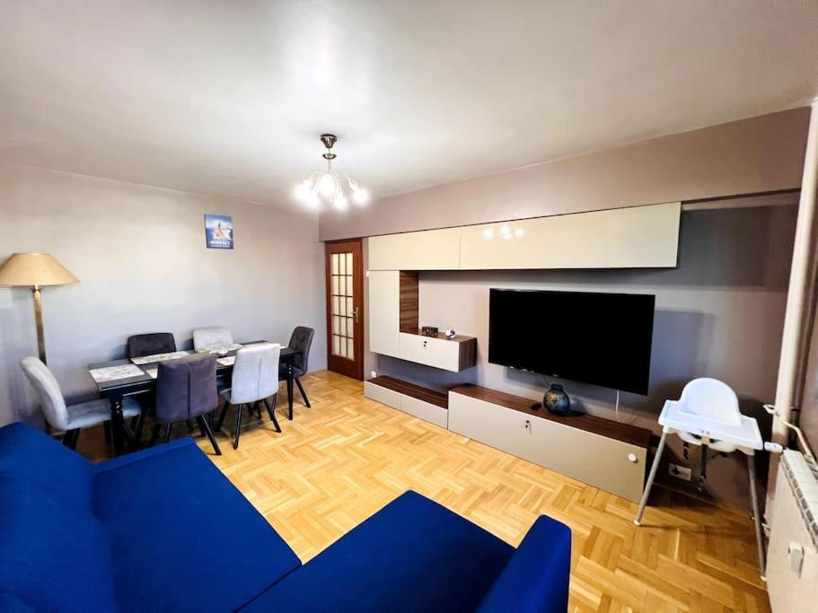 Central Royal Luxury Flat With 2 Bdr & 2 Balconies *