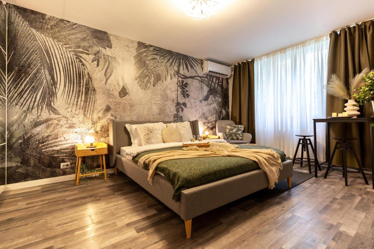 Charming With Parking - The Perfect Getaway Apartment Bucharest