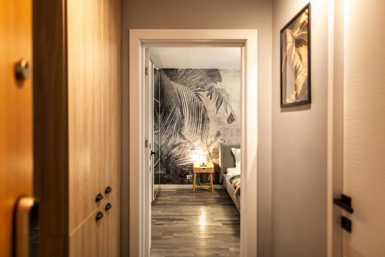 Charming With Parking - The Perfect Getaway Bucharest