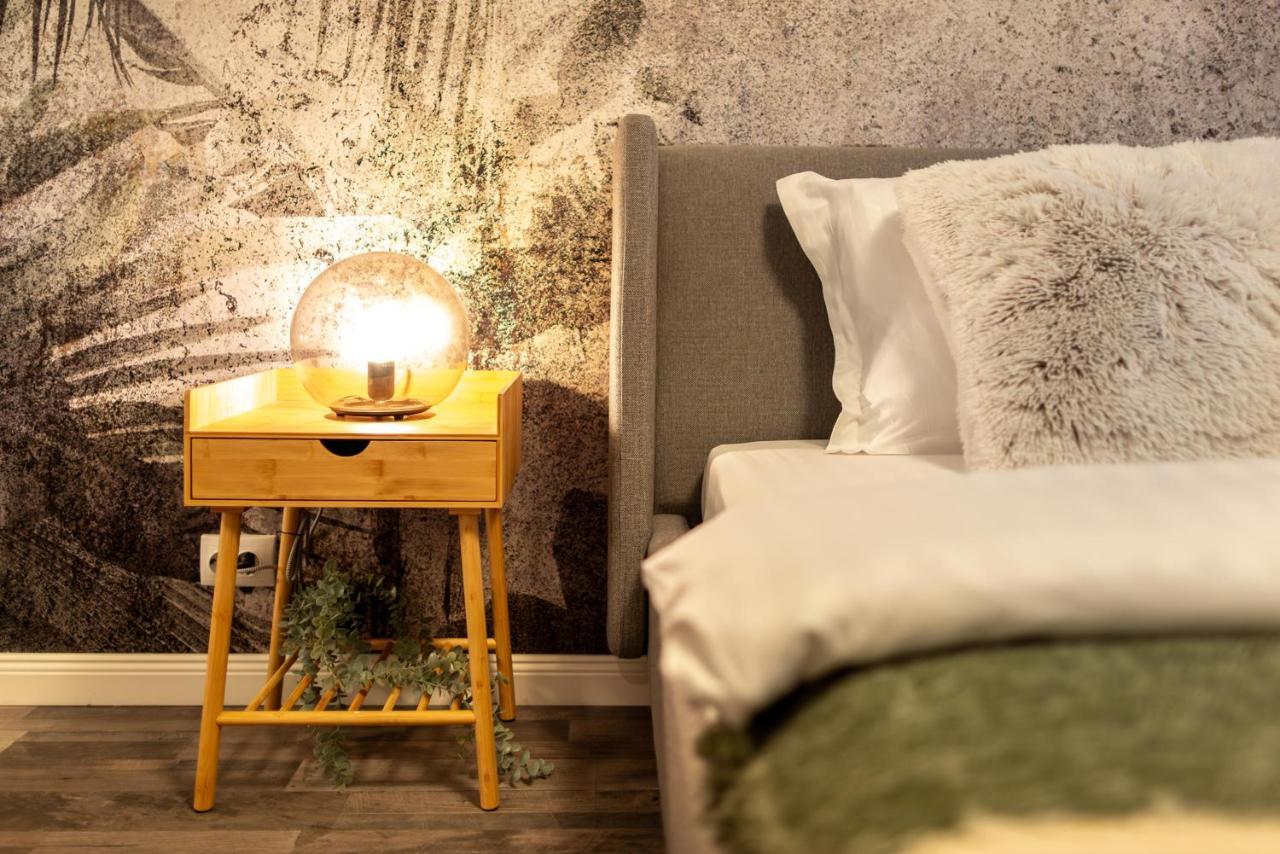 Charming With Parking - The Perfect Getaway Bucharest