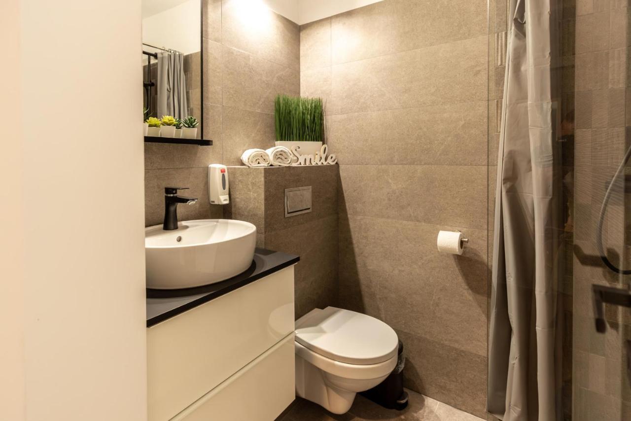 Apartment Charming With Parking - The Perfect Getaway *