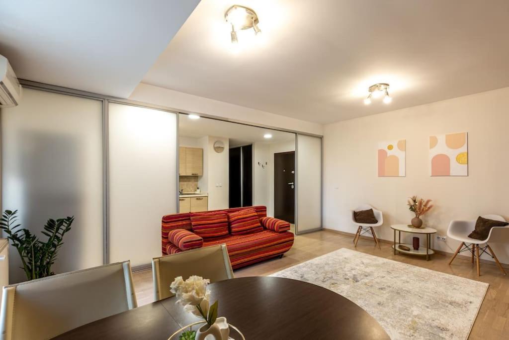 Mima Comfort, Free Guarded Private Parking And Gym Apartment Bucharest