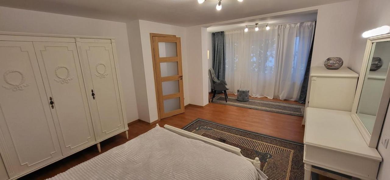 Cotroceni Upstairs Apartment Bucharest